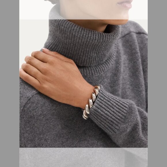 Theory NWT Long Oversized Cashmere Turtleneck Sweater (Orig.$495) w/tax (Size XS - Picture 4 of 6